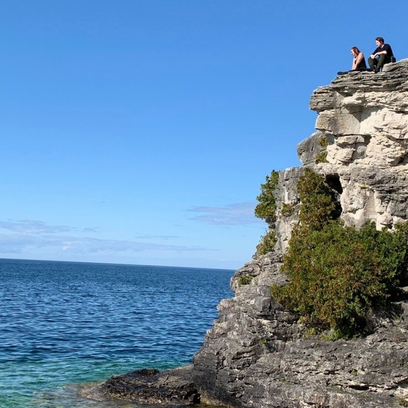 Poshers Oliver and Courtney - Picture 1 of 1